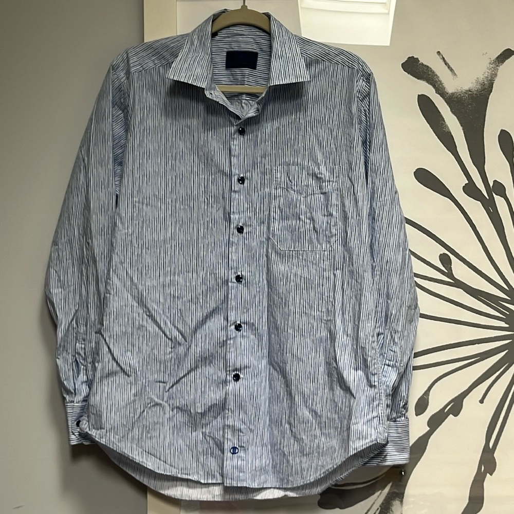 David Donahue men’s size L shirt blue stripe